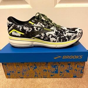 Brooks Ghost 15; men’s sz 10.5; BRAND NEW/never worn.